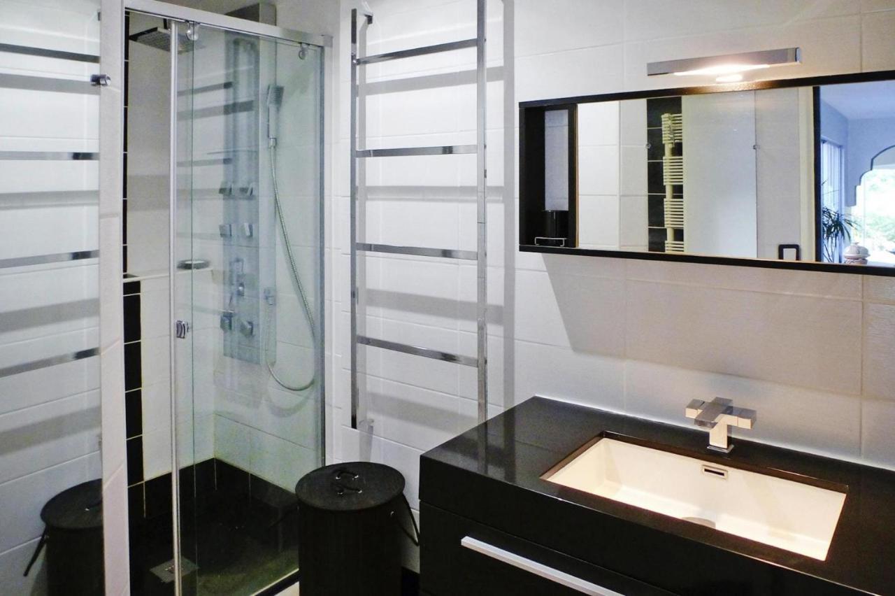 Holiday Home With Indoor Pool, Le Porge Zewnętrze zdjęcie