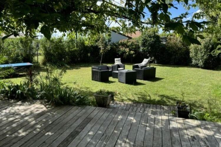 Holiday Home With Indoor Pool, Le Porge Zewnętrze zdjęcie